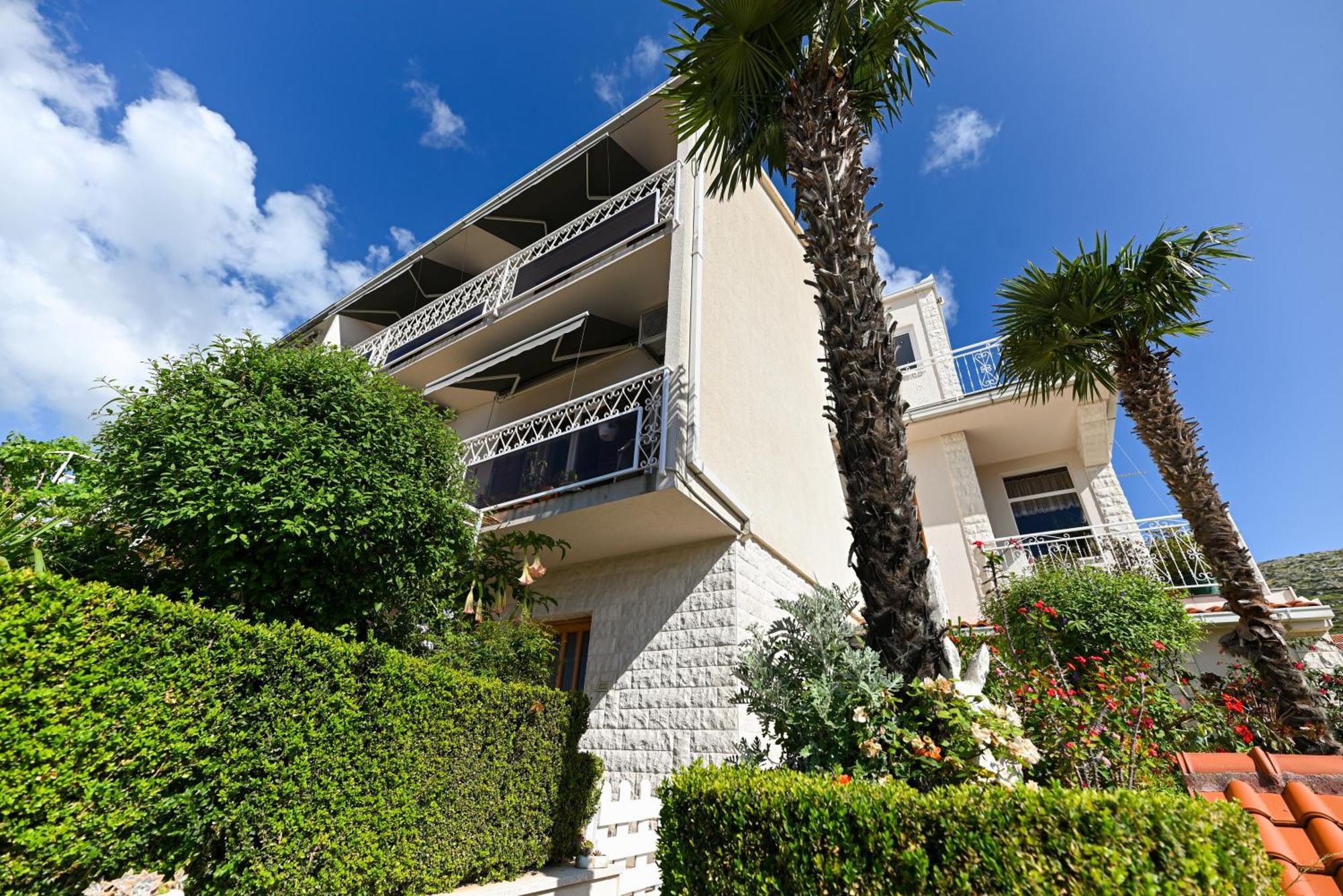 Apartment Dajana Feeling Of Home Трогир Экстерьер фото