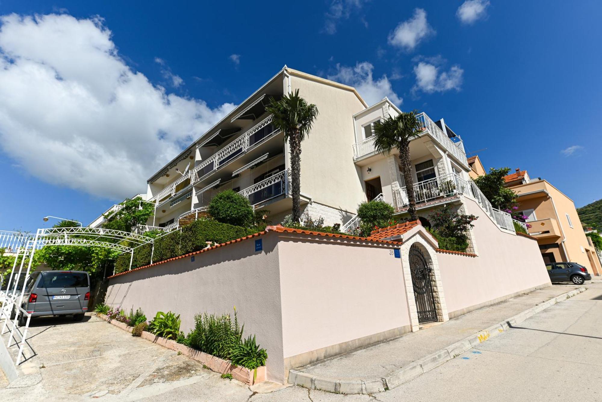 Apartment Dajana Feeling Of Home Трогир Экстерьер фото